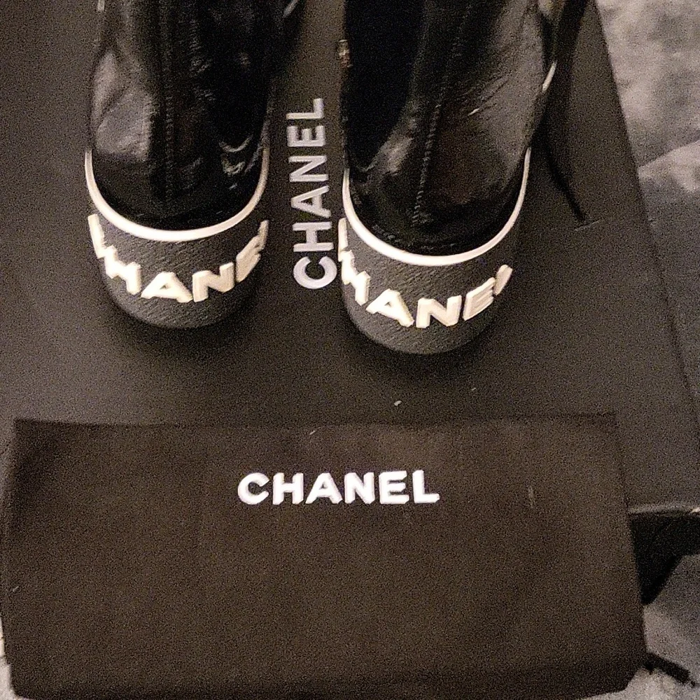 Chanel black  boots - Picture 3 of 4